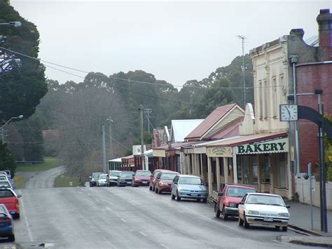 Main Street Trentham | Main street, Street, Melbourne australia