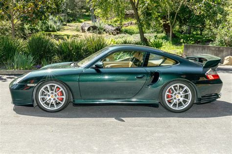 Forest Green Metallic | Porsche Colors