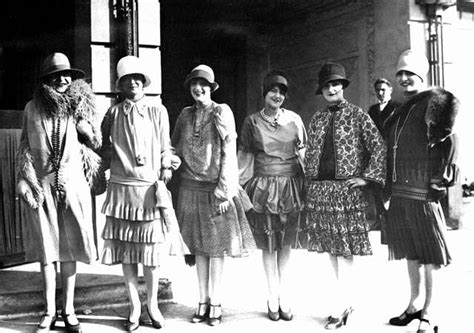 1920-1929 Fashion History Timeline: Era of Glitz, Glamour & Flapper Style