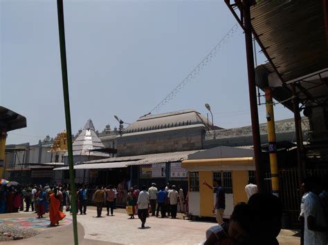 Indian Temple Timings: Alamelu Mangapuram - tiruchanur padmavathi temple