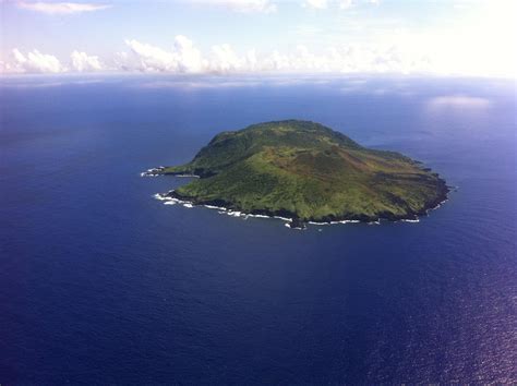 Flying over Tinian island [2048x1530] : r/EarthPorn