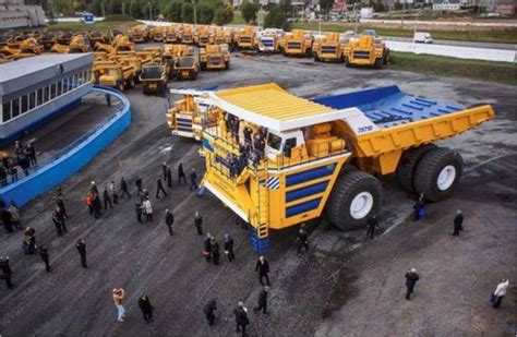 BelAZ 75710. Page 1