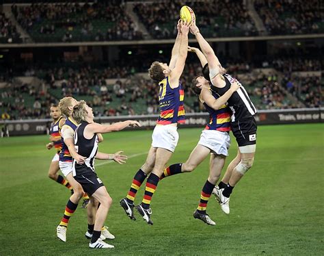 What is Australian Rules Football? - WorldAtlas