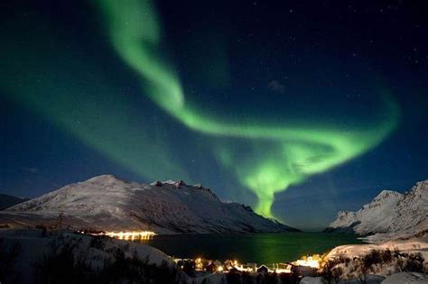 aurora borealis - Bing Images | See the northern lights, Northern lights, Places to visit