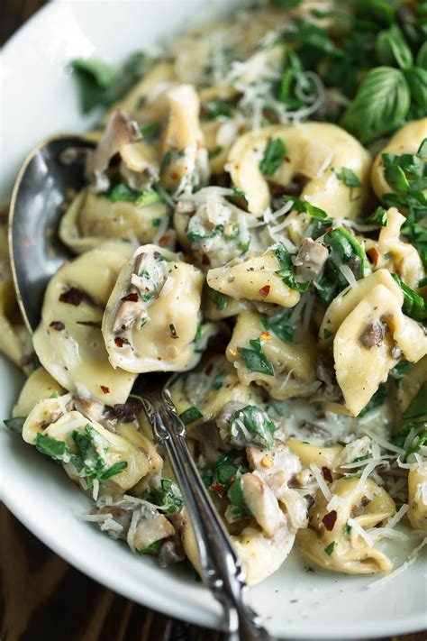 Creamy Mushroom and Spinach Tortellini - Peas and Crayons