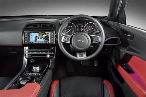 Jaguar XE (2015) First Drive - Cars.co.za