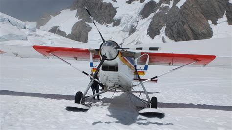 STOL Pilatus Porter landing on a glacier in New Zealand | HD - YouTube