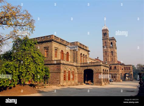 Savitribai Phule Pune University, Main building at Pune Stock Photo - Alamy