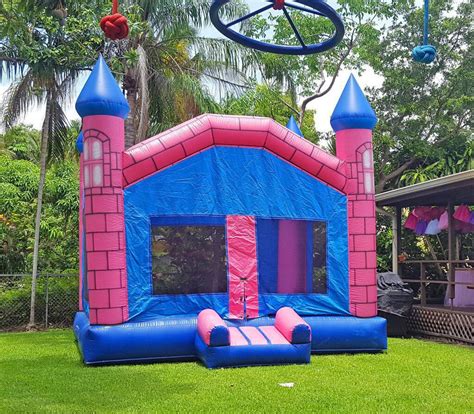 Pink Castle Bounce House (B4) – Mom's Party Rental