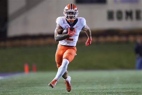 Illinois RB Chase Brown to skip bowl game, enter NFL draft