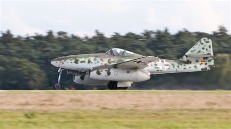File:Messerschmitt Me 262 replica D-IMTT ILA 2012 04.jpg - Wikipedia
