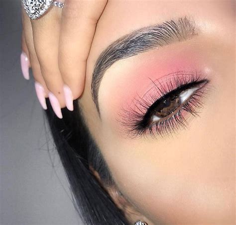 Simple Pink Makeup Looks