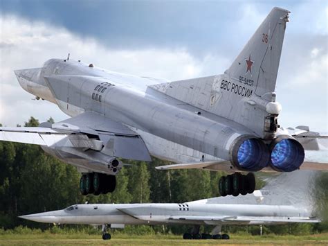 Russia: New Kinzhal Aero-Ballistic Missile Has 3,000 km Range if Fired from Supersonic Bomber ...