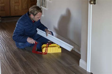 How to Use a Coping Saw to Cut Crown Molding | SawsHub