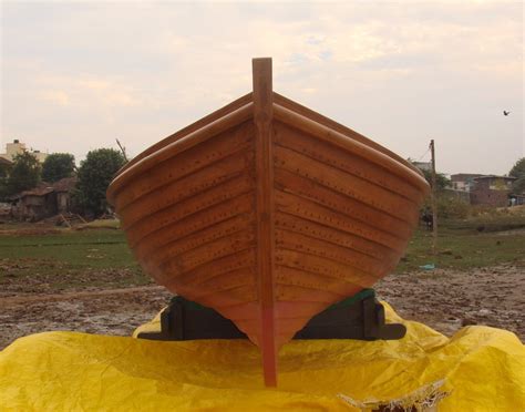 Manual Wooden Teak Wood Boat, Seating Capacity: 4 Person, Size ...