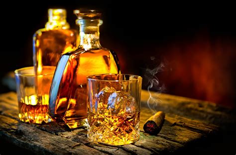 How to Find the Best Whiskey Decanter - Whiskey Watch