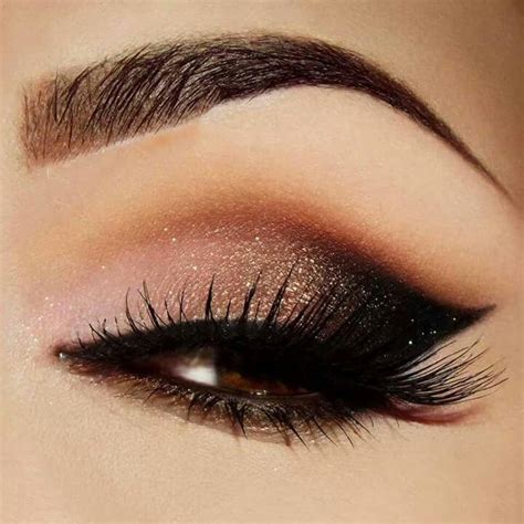 Black&brown cat eye | Smokey cat eye makeup, Eye makeup, Smokey eye makeup