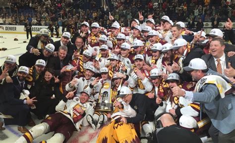 UMD Bulldogs win 2nd straight college hockey national championship ...