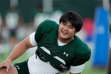 Sumo wrestler Hanada catching on quick at U.S. football field | The Asahi Shimbun: Breaking News ...