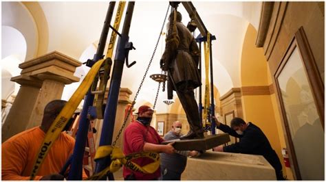 Robert E. Lee statue removed from US Capitol