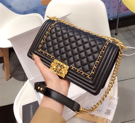 Pre Owned Chanel Handbag | semashow.com