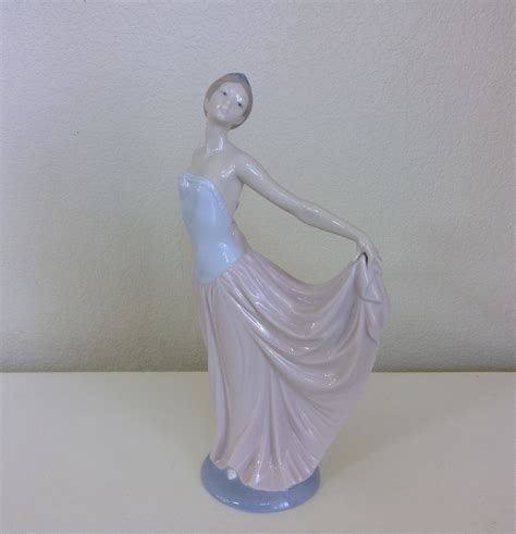 Lladro the Dancer 5050 Porcelain Ballerina Figurine by Vicente - Etsy | Ballerina figurines ...