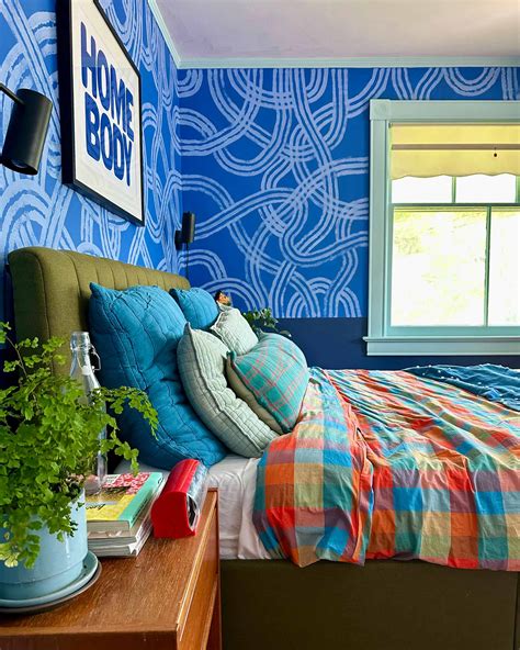 This Mid-Century Modern Home Plays with Pattern + Color in All the Rig – Schoolhouse