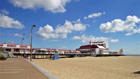 Great Yarmouth Piers - www.simplonpc.co.uk