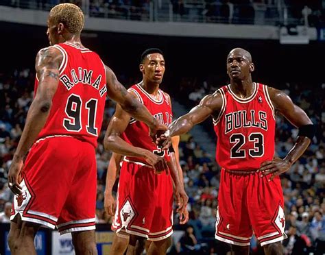 Top 10 Chicago Bulls Players Of All Time | The Chicago Traveler