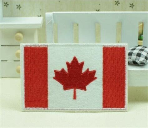 CANADIAN FLAG EMBROIDERED PATCH IRON-ON SEW-ON SMALL CANADA MAPLE LEAF ...