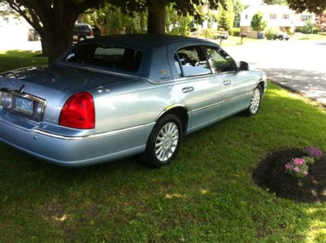 Sell used 2005 LINCOLN TOWN CAR SIGNATURE FLORIDA BEAUTY. LOW MILES ...