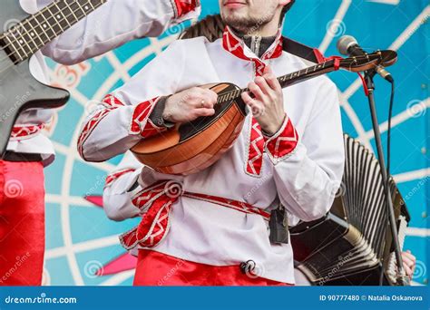 Domra Player in Traditional Russian Clothes Editorial Image - Image of dance, celebration: 90777480