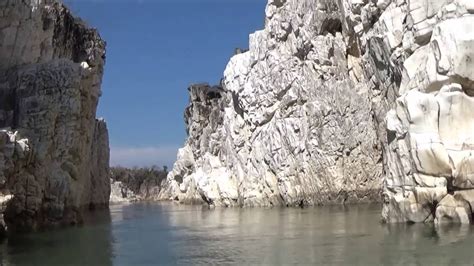 Marble Rocks in the bank of Narmada in Bhedaghat, Jabalpur, Madhya ...