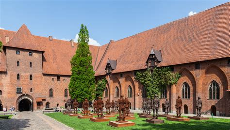 File:Castillo de Malbork, Polonia, 2013-05-19, DD 13.jpg - Wikimedia Commons