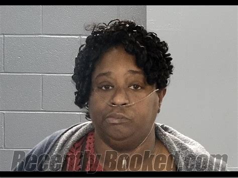 Recent Booking / Mugshot for KEISHA SHANETTE CROSS in Marion County, South Carolina
