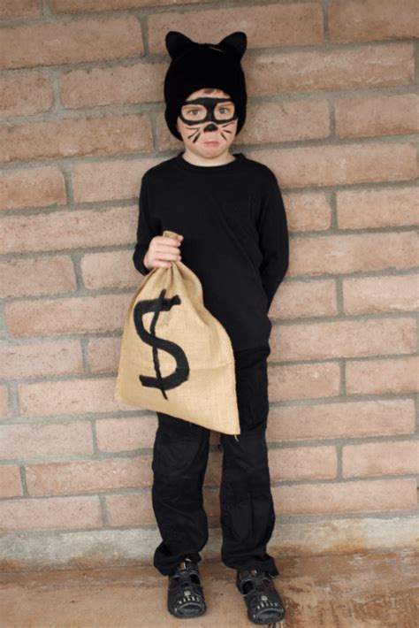 Easy Cat Burglar Costume - Desert Chica