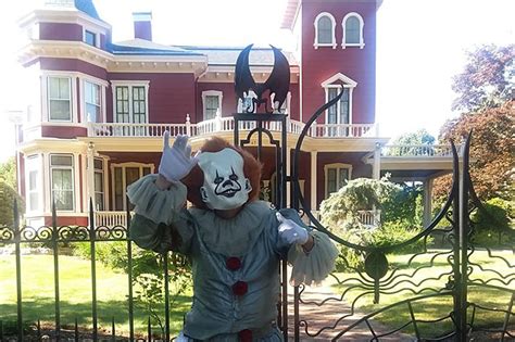 Pennywise From It Spotted Outside Stephen King's House In Maine