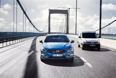 Volvo Will Test Self-Driving Cars With Real Customers in 2017 | WIRED