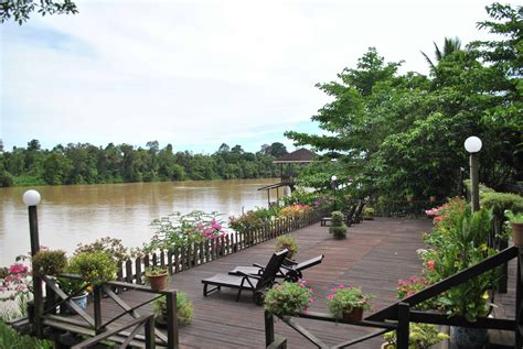 kinabatangan riverside lodge | Live Limitless