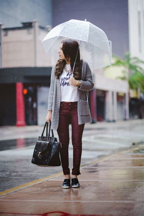 15 Rainy Day Outfits You Will Love To Copy - fashionsy.com