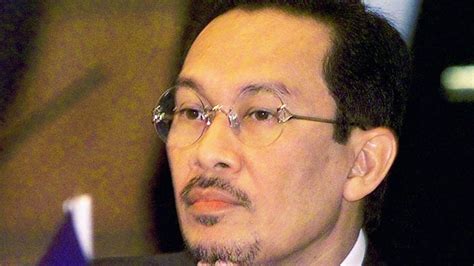 Malaysian king agrees to pardon prime minister hopeful Anwar Ibrahim