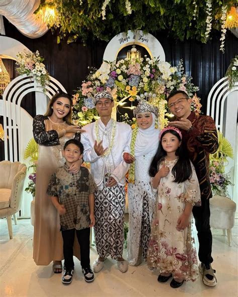 Close to Employees, 10 Photos of Ashanty Attending Sister Arsy's Wedding - Anang Hermansyah as a ...