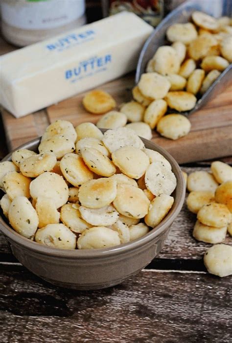 Buttery Seasoned Oyster Crackers Recipe