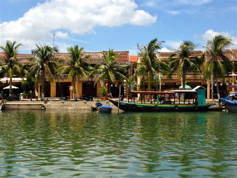 A Ben Abroad: Hội An: Ancient Town, Lovely Beach, Magic Atmosphere