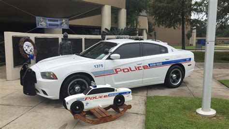 Rocker made to look like police car given to fallen officer's son ...