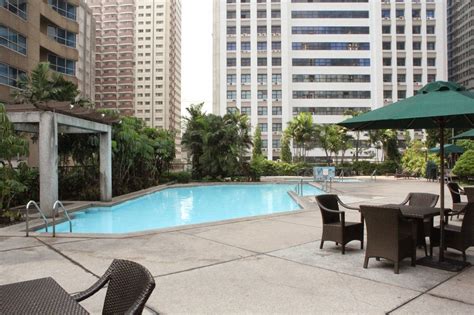 Stay, Stray, Play and Feast: Crowne Plaza Manila Galleria: Sweet ...