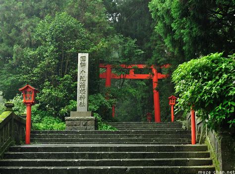 Hakone, shrine in the forest