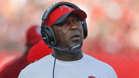 Tampa Bay Buccaneers dismiss coach Lovie Smith after second season