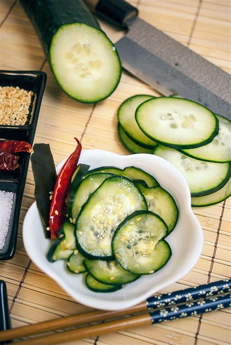 Tsukemono – Japanese Quick Pickled Cucumbers (Shiozuke Tsukemono)