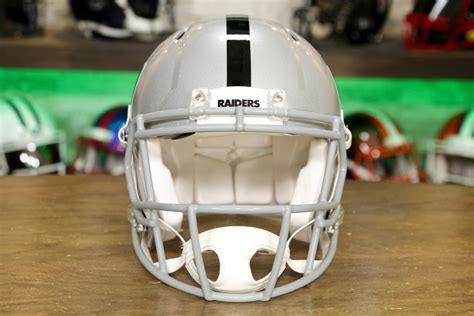 Las Vegas Raiders Riddell Speed Authentic Helmet – Green Gridiron, Inc.